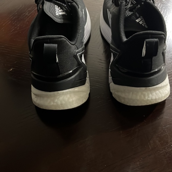 Adidas - Picture 3 of 4